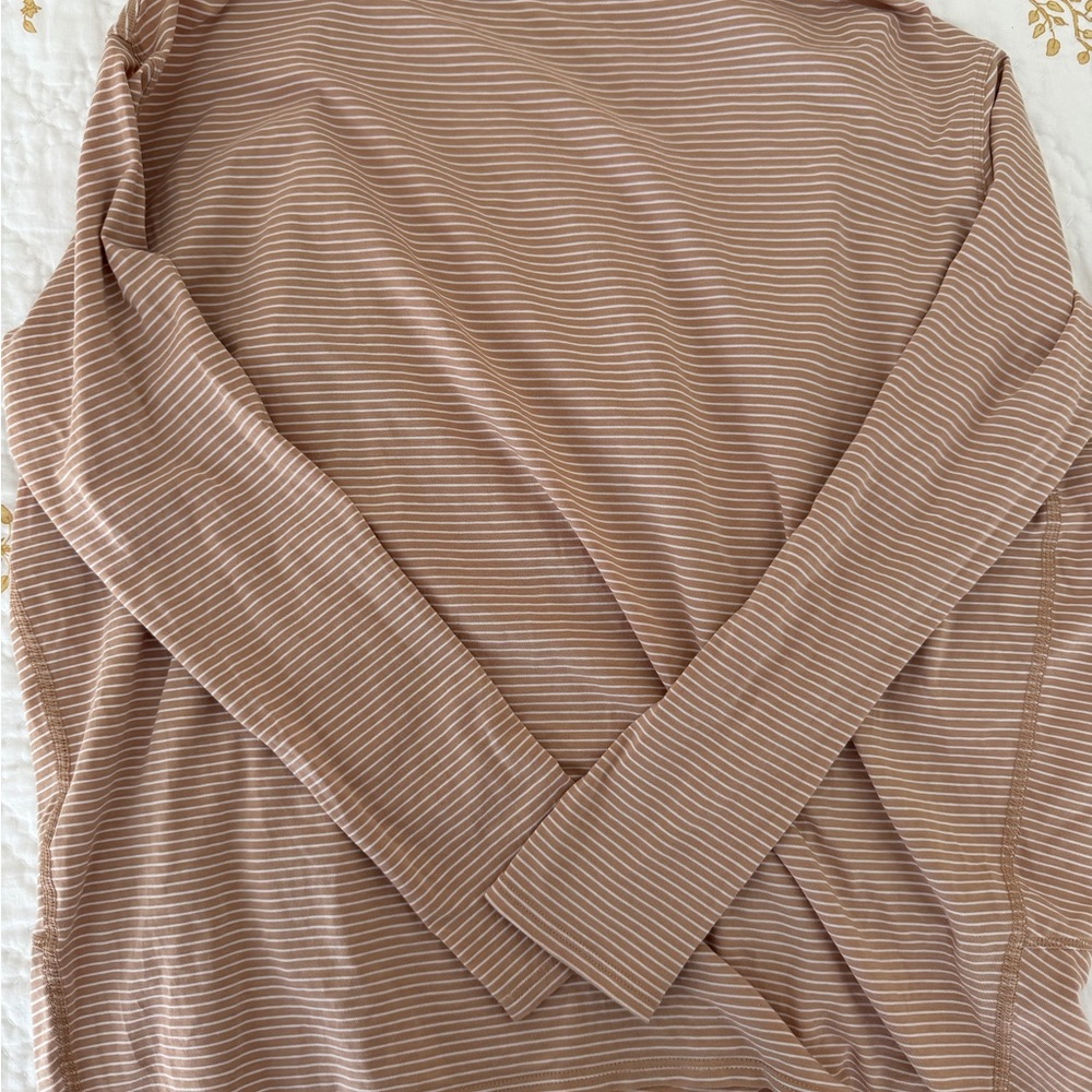 EUC lululemon athletica Back in Action Long Sleeve Top Sz 4